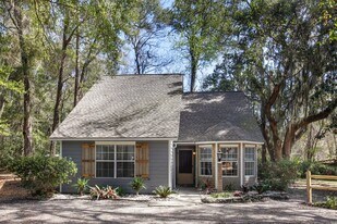 70 River Oaks Cir in Bluffton, SC - Building Photo