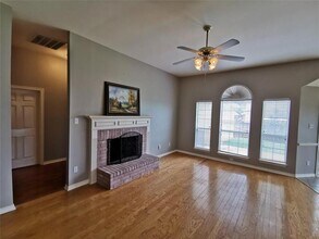 9300 Vista Cir in Irving, TX - Building Photo - Building Photo