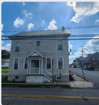 200 N Market St in Martinsburg, PA - Building Photo