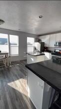 1816 W Dalmeny Way, Unit 20 in Riverton, UT - Building Photo - Building Photo