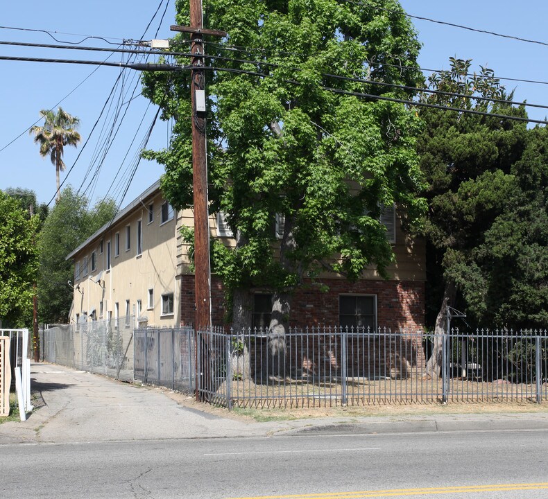 6743 Haskell Ave in Van Nuys, CA - Building Photo