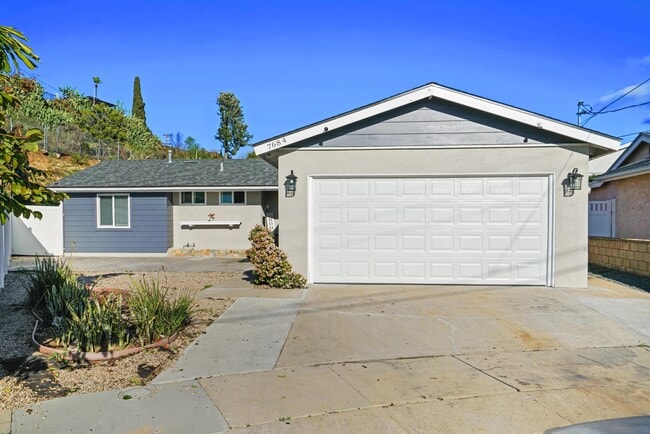 7684 Meadowbrook Ct in San Diego, CA - Building Photo - Building Photo