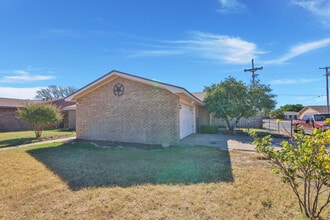 5625 Amherst St in Lubbock, TX - Building Photo - Building Photo