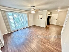 8214 Herlong Rd in Jacksonville, FL - Building Photo - Building Photo