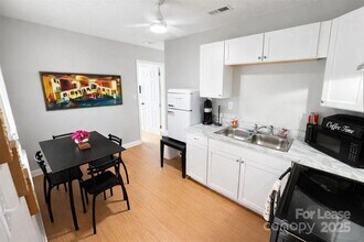 316 Skyland Ave in Charlotte, NC - Building Photo - Building Photo