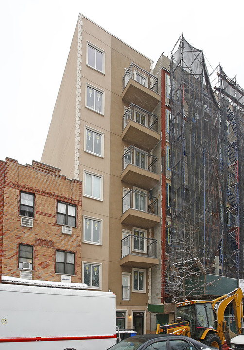 816 Myrtle Ave in Brooklyn, NY - Building Photo