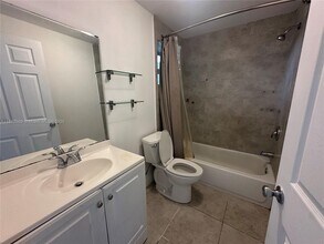 360 NE 82nd St in Miami, FL - Building Photo - Building Photo