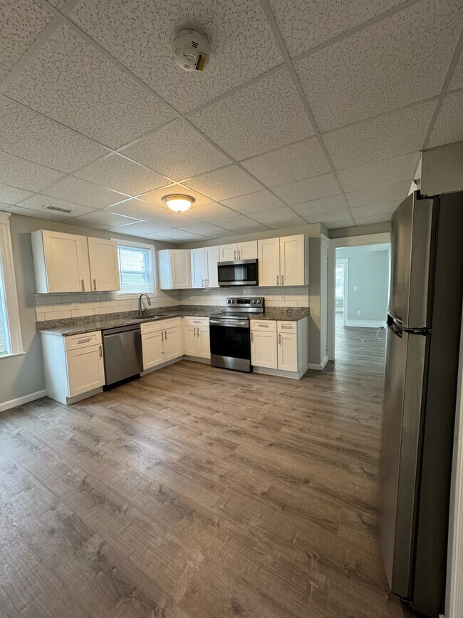 47 Windham St, Unit 2 in Worcester, MA - Building Photo - Building Photo