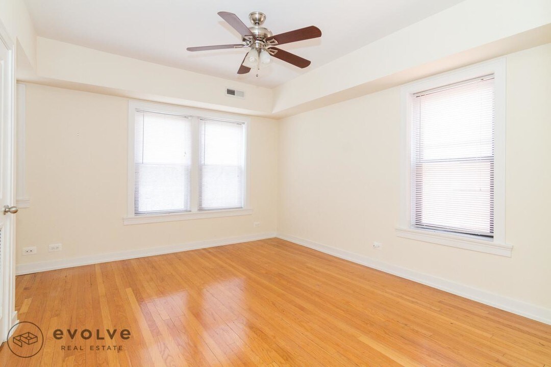2107 N Sedgwick St-Unit -2105-3 in Chicago, IL - Building Photo