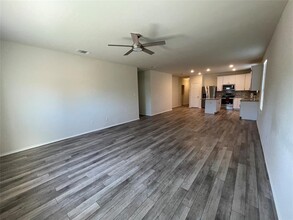 1801 T H Johnson Dr in Taylor, TX - Building Photo - Building Photo