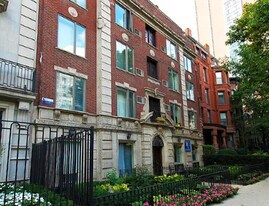 1504 N Dearborn Pkwy in Chicago, IL - Building Photo