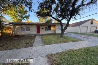 2003 Kentucky St in Baytown, TX - Foto de edificio - Building Photo