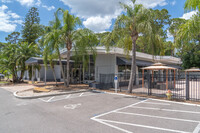 Sarasota Palms in Sarasota, FL - Foto de edificio - Building Photo