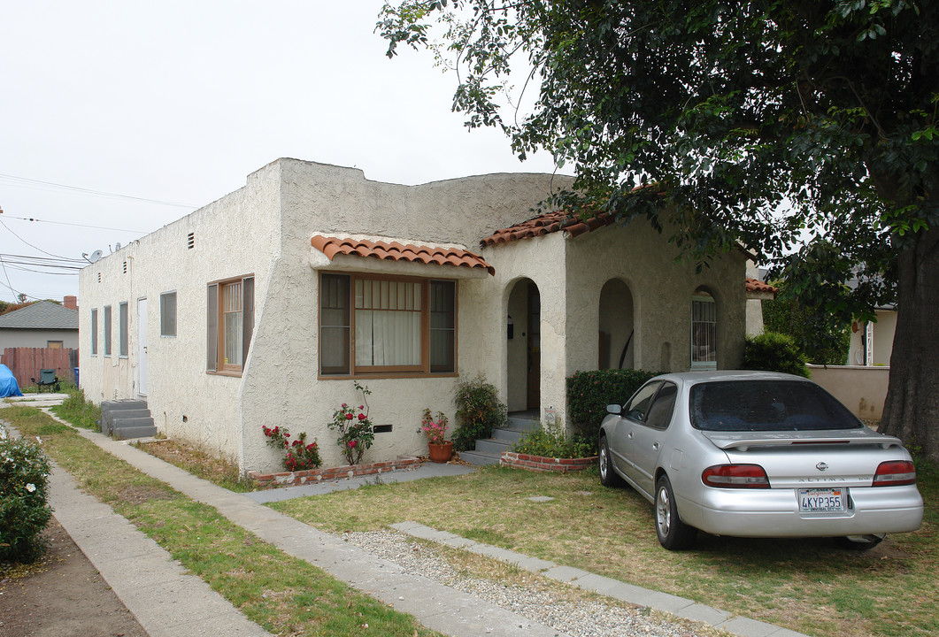 451-453 S Seaward Ave in Ventura, CA - Building Photo