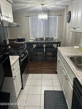 12 Manchester Ct in Freehold, NJ - Building Photo - Building Photo