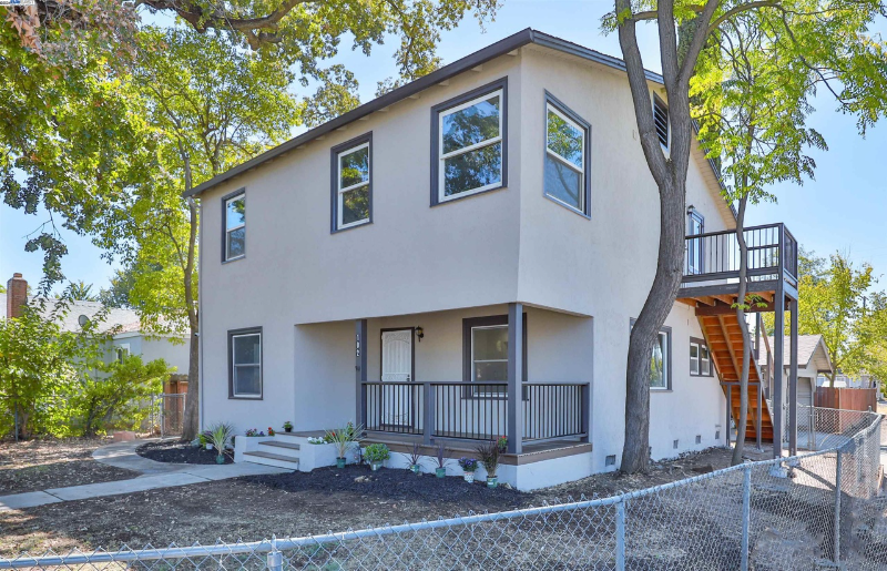 102 Redwood Ave in Sacramento, CA - Building Photo