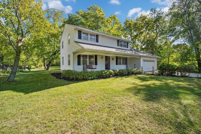 10527 Morgan Ave S in Minneapolis, MN - Foto de edificio - Building Photo