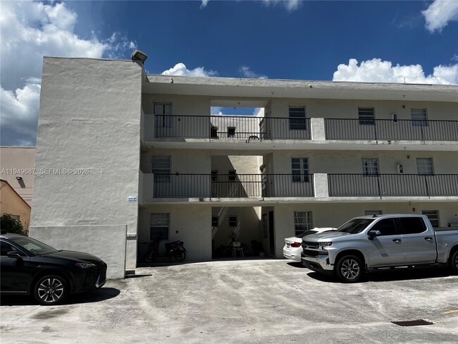 928 SW 30th Ave in Miami, FL - Building Photo - Building Photo