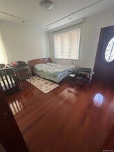 57-12 157th St, Unit First floor Rear in Queens, NY - Building Photo - Building Photo