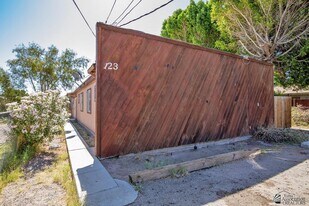 123 S Magnolia Ave in Yuma, AZ - Building Photo