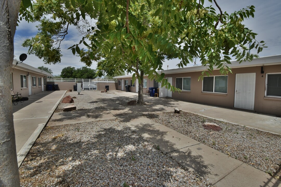 308 Charleston St NE in Albuquerque, NM - Building Photo