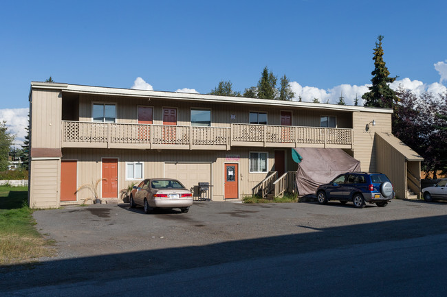 3703 Lois Dr in Anchorage, AK - Building Photo - Building Photo