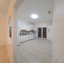 7674 NW 183rd Ter in Hialeah, FL - Building Photo - Building Photo