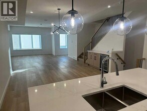 4740 Bowness Rd NW in Calgary, AB - Building Photo - Building Photo