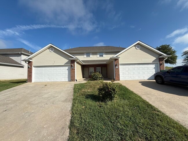 property at 7461 Arratt Ct
