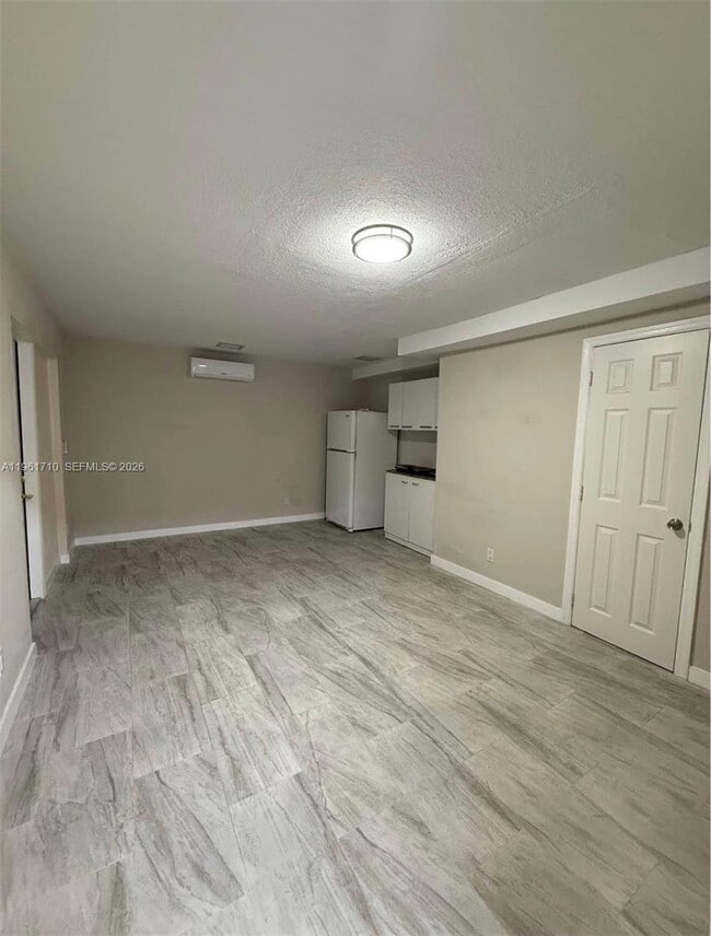 1605 NW 11th Pl in Fort Lauderdale, FL - Building Photo - Building Photo