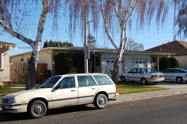1137-1139 White Dr in Santa Clara, CA - Foto de edificio - Building Photo