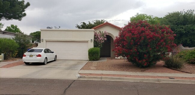 5036 Shadow Mountain Rd in Las Cruces, NM - Building Photo - Building Photo