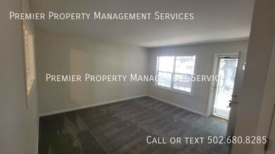 4702 Haney Way in Louisville, KY - Building Photo - Building Photo