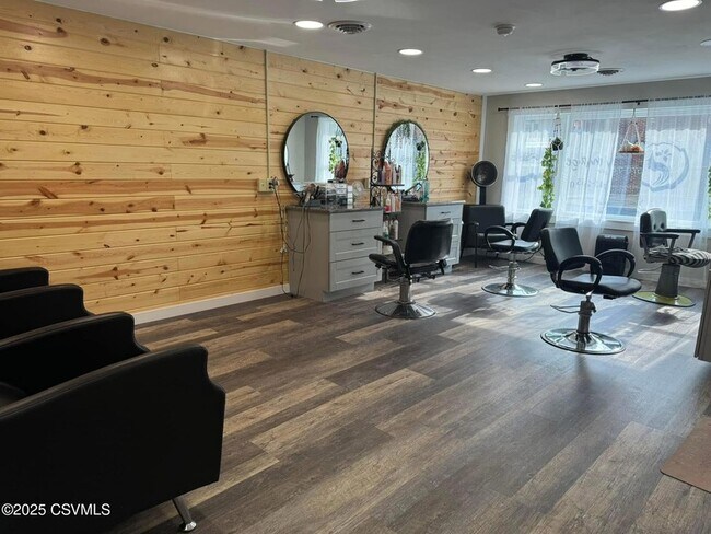 17 Bound Ave in Milton, PA - Building Photo - Building Photo