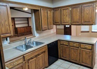 14100 Valley Forge Ln in Edmond, OK - Building Photo - Building Photo