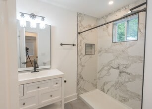 3822 Bakers Ferry Rd SW in Atlanta, GA - Foto de edificio - Building Photo