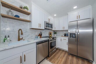 5175 Coquina Key Dr SE in St. Petersburg, FL - Building Photo - Building Photo