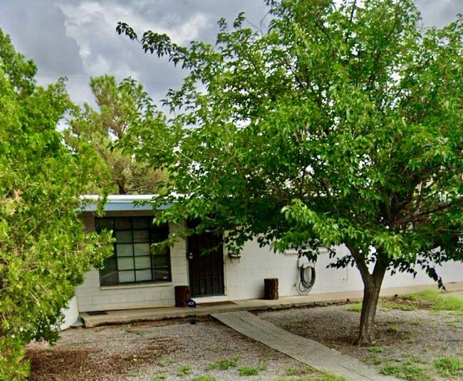 property at 1809 C. de Sueños