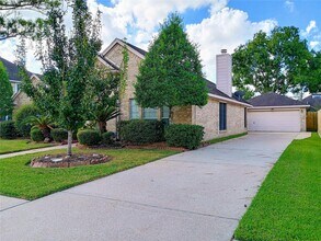 1512 Pine Ridge Ln in Pearland, TX - Building Photo - Building Photo
