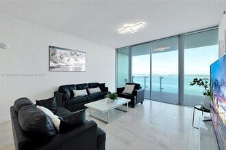 700 NE 26th Terrace, Unit 2603 in Miami, FL - Foto de edificio - Building Photo