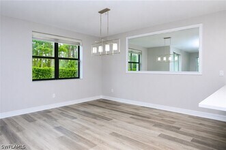 7320 Rockefeller Dr in Naples, FL - Building Photo - Building Photo