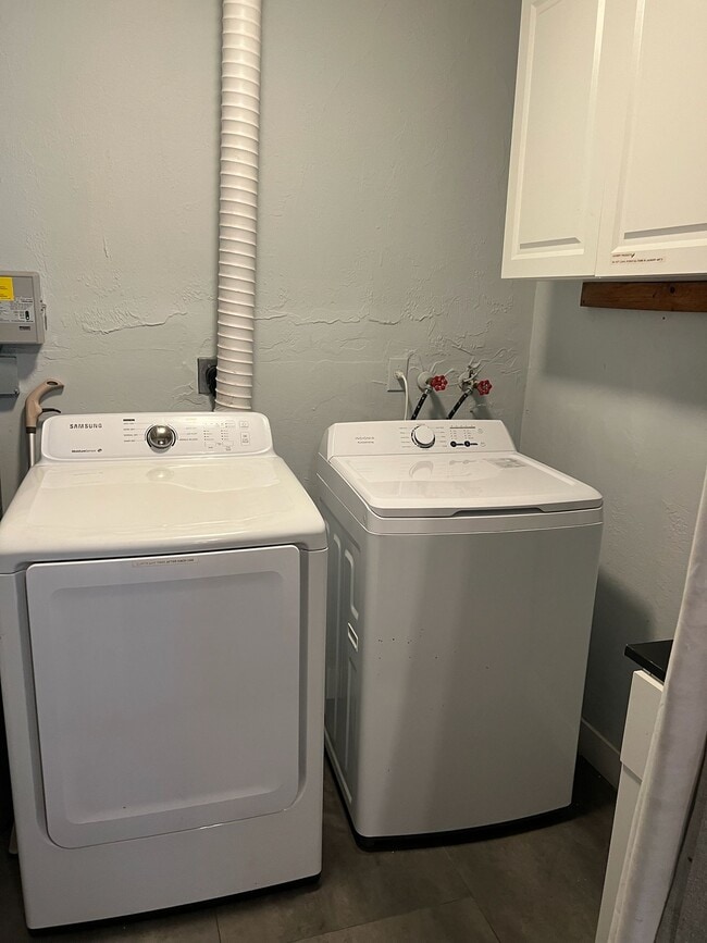 919 Orange Is in Fort Lauderdale, FL - Foto de edificio - Building Photo