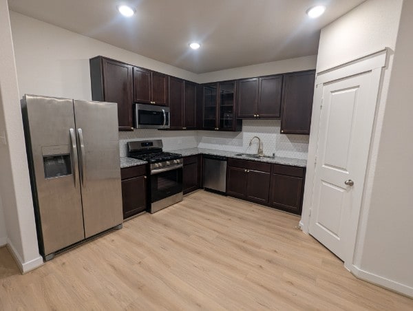 4311 Maple Root Ln in Pinehurst, TX - Foto de edificio - Building Photo