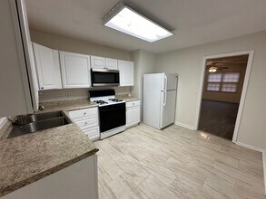 195 N Etowah Dr, Unit A1 in Canton, GA - Building Photo - Building Photo