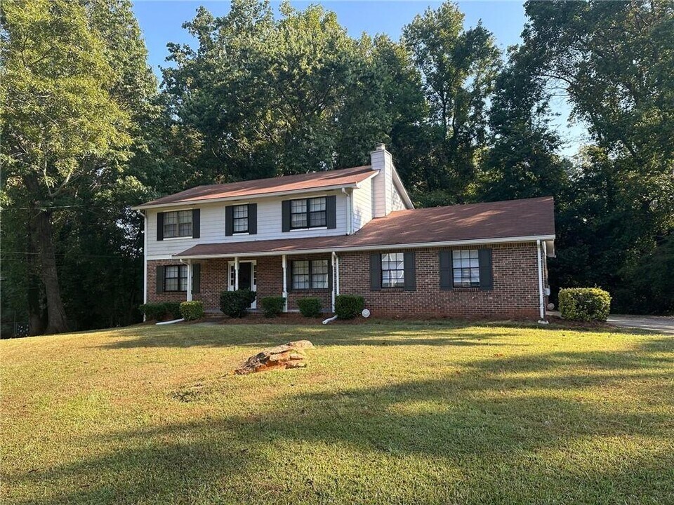 4538 Rowland N Dr in Stone Mountain, GA - Building Photo