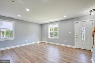 112 Fox Way in Oxon Hill, MD - Building Photo - Building Photo