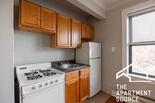 property at 4546 N Damen Ave