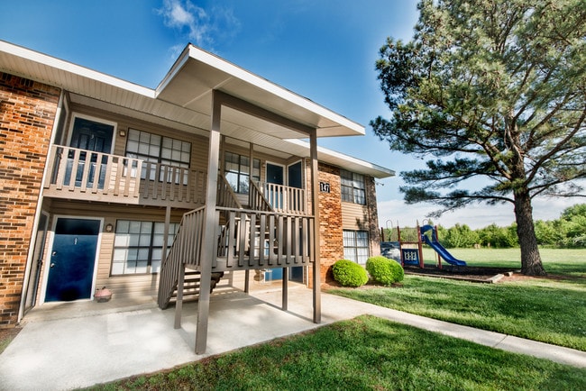 Winchester Commons in Huntsville, AL - Foto de edificio - Building Photo