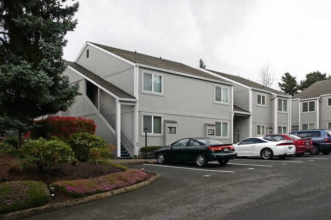 Woodtree Apartments in Beaverton, OR - Building Photo - Building Photo