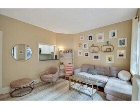 29 Revere St, Unit 1 in Boston, MA - Building Photo - Building Photo